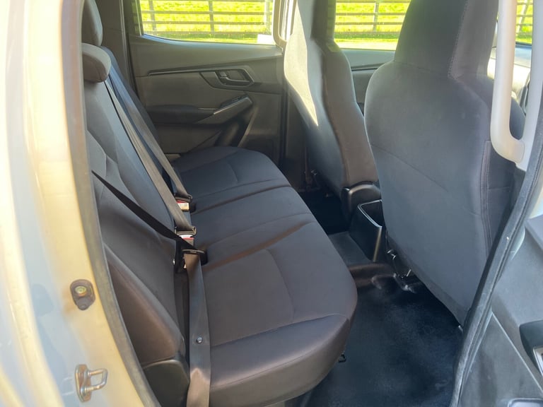 ISUZU D-MAX 1.9 TD 164PS UTILITY MANUAL 4WD 4X4 D/CAB PICKUP 71 REG 59,600 MILES