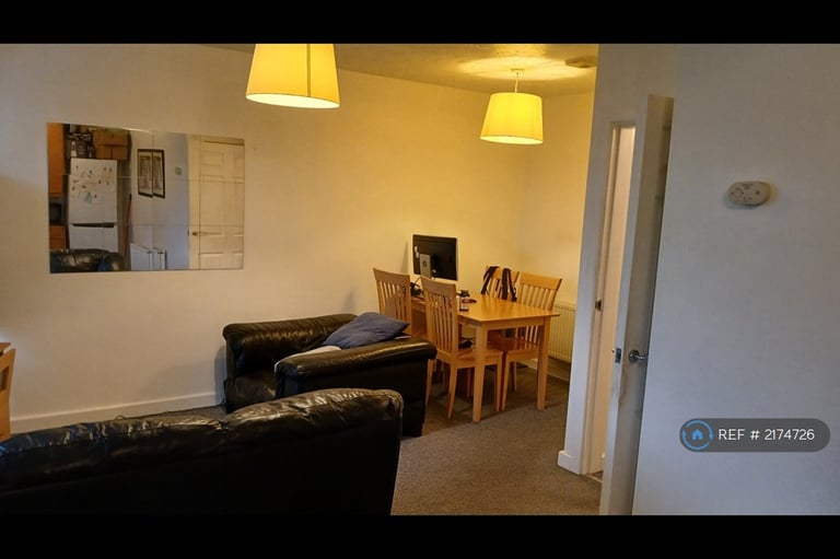 2 bedroom flat in Cashel Court, Swinton, Manchester, M27 (2 bed) (#2174726)