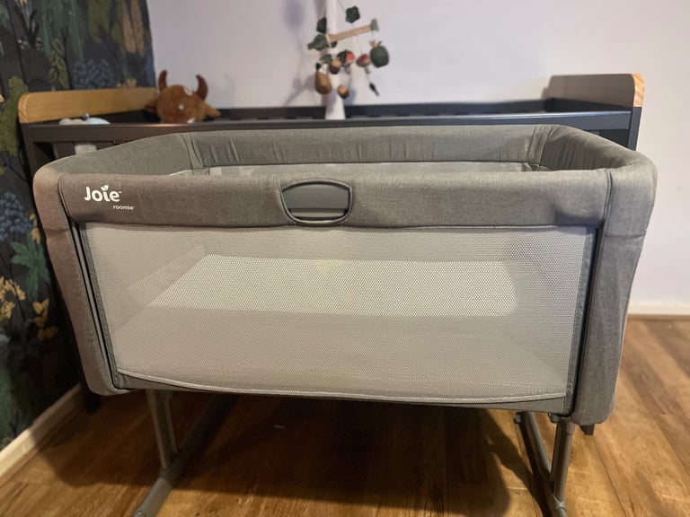 Joie next to me crib 