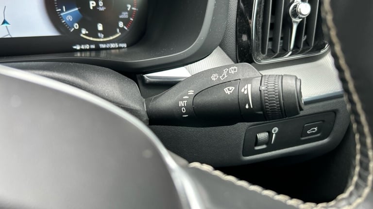 2021 Volvo XC60 R-Design, B5 AWD mild hybrid Estate Petrol Automatic