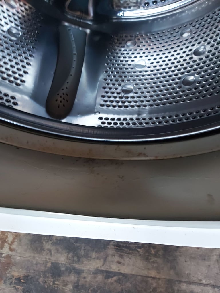 Hoover 8+5 kg washer dryer free delivery and connect it 