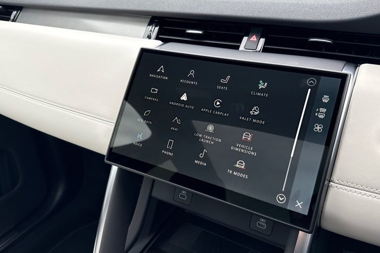 2025 Land Rover Discovery Sport 2.0 D200 Dynamic HSE 5dr SUV DIESEL Automatic