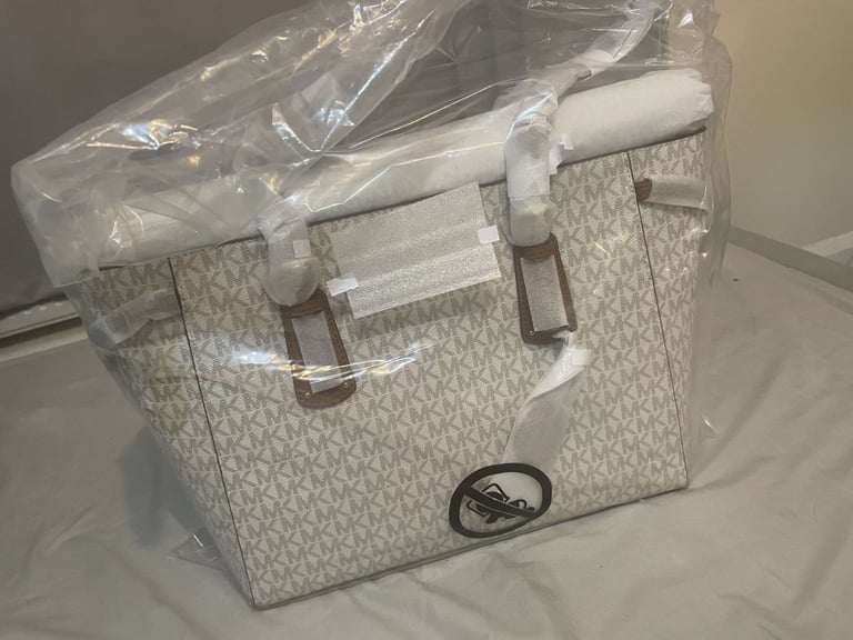 Micheal Kors Tote bag & purse