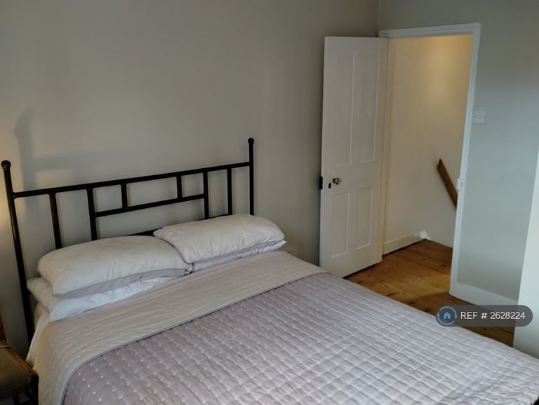 2 bedroom house in Lancaster Cottages, Richmond Upon Thames, TW10 (2 bed) (#2628224)