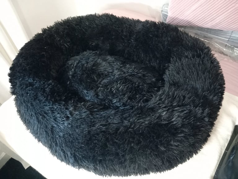 Medium Fluffy pet bed black or gray