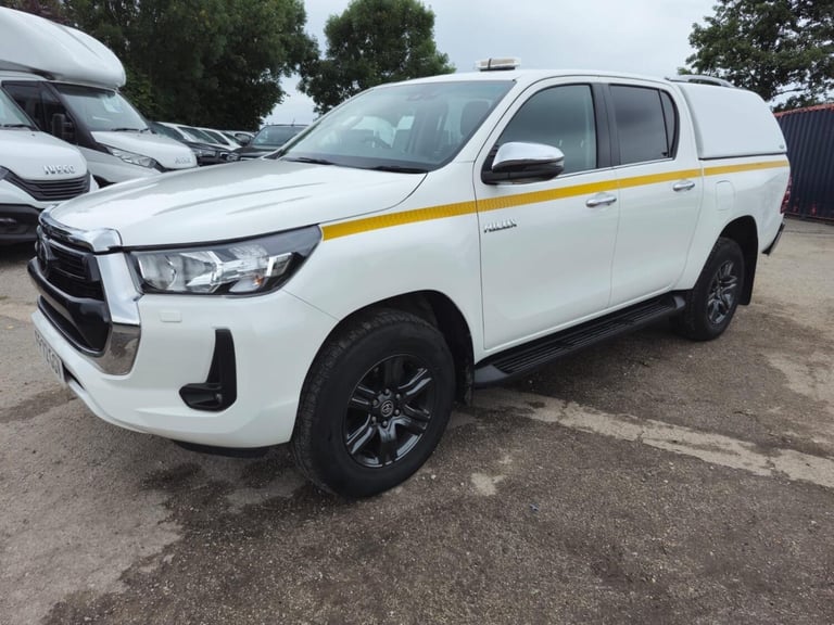 image for TOYOTA HILUX 2.4 D-4D Icon DOUBLE CAB HARD TOP 2023