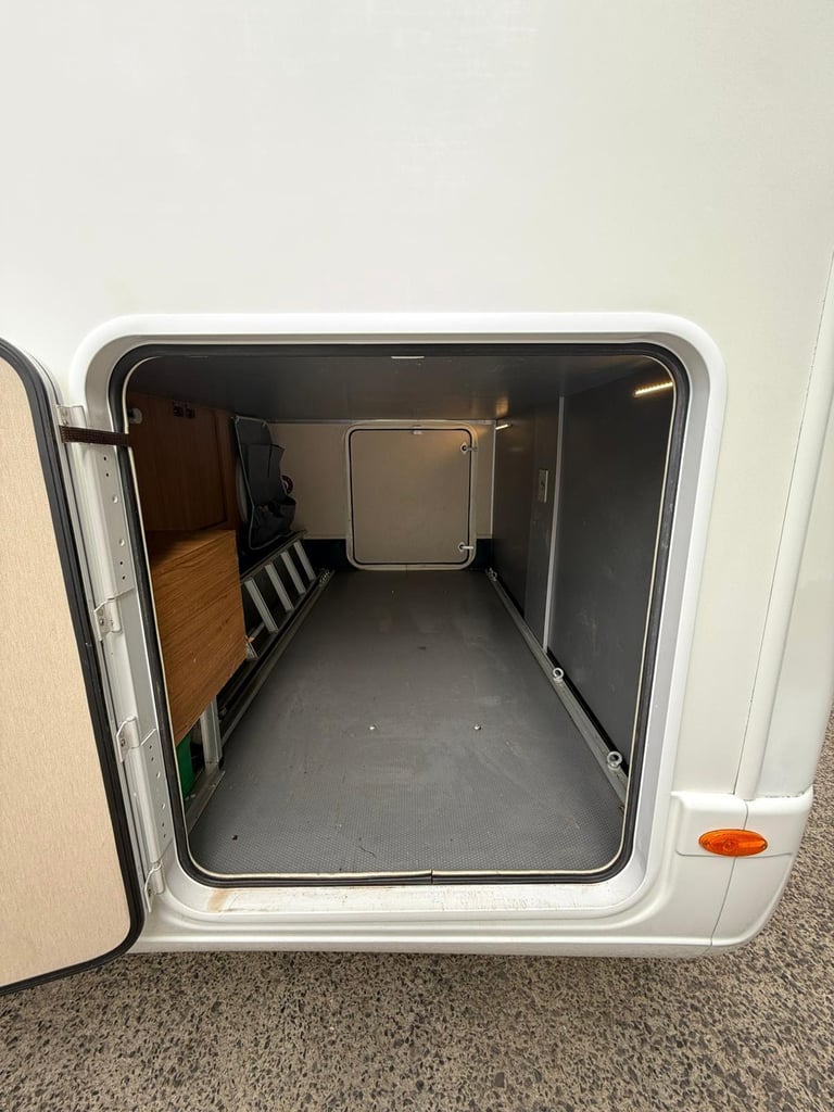 AUTOMATIC FIAT AUTO TRAIL FRONTIER CH-TA - 6 BERTH MOTORHOME
