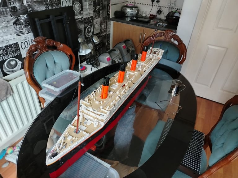 Titanic building blocks with instructions book