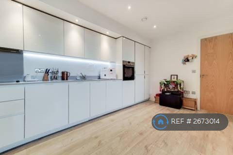 2 bedroom flat in Lyon Road, Harrow, HA1 (2 bed) (#2673014)