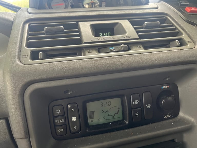 2005 Mitsubishi Pajero 2.8TD AUTOMATIC*WOW ONLY 73,302 WARRANTED LOW MILES*HPI CLEAR*CUSTOM SEATS...