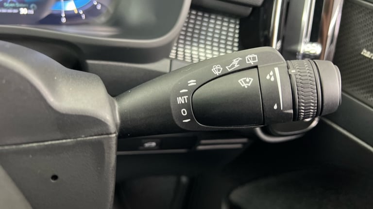 2025 Volvo XC40 Ultra, B4 Mild hybrid, Petrol, Dark Estate Petrol Automatic