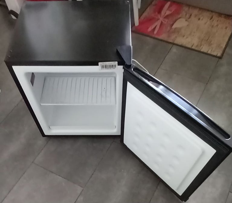 RUSSELL HOBBS Mini Freezer 