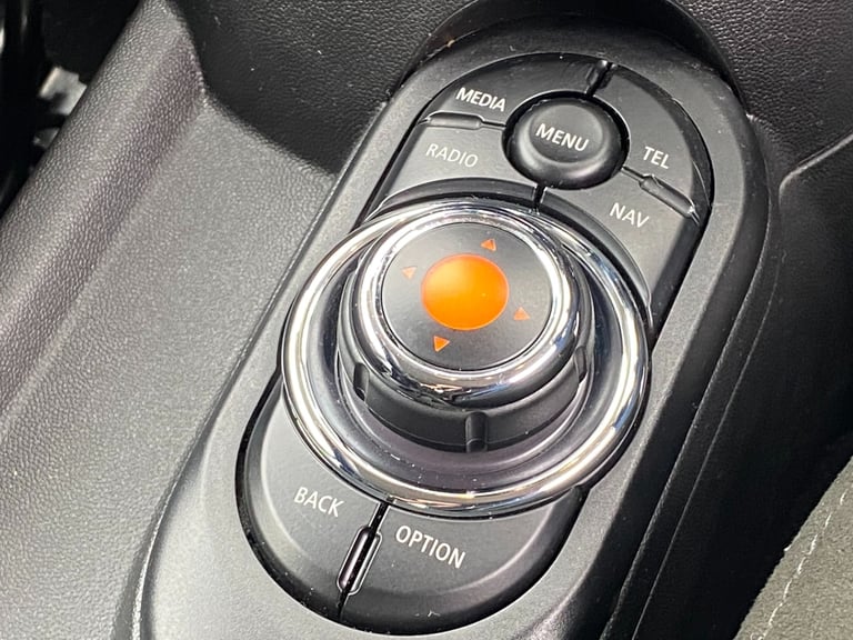 2017 MINI Hatch 2.0 Cooper S 3dr - Sat Nav &amp; Parking Sensors &amp; Chili Pack HATCHBACK Petro...