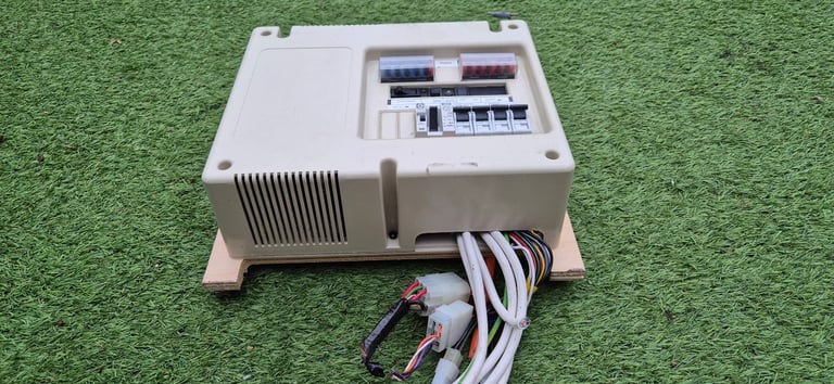 ZIG CPU 1250 POWER MASTER - power supply unit / battery charger for camper caravan motorhome boat.