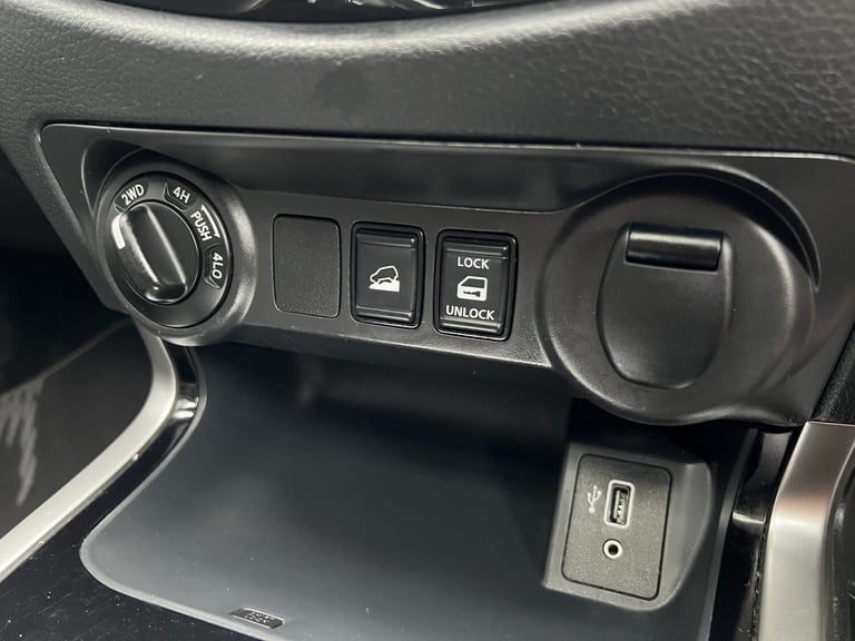 NISSAN NAVARA 2.3 dCi N-Guard 2019