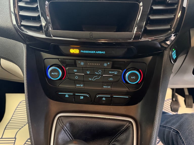 2019 Ford Grand Tourneo Connect 1.5 EcoBlue 120 Titanium 5dr MPV Diesel Manual