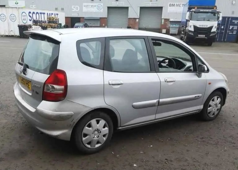 Honda Jazz, Long MOT, Lez Compliant, Cheap Delivery Car - Image 3