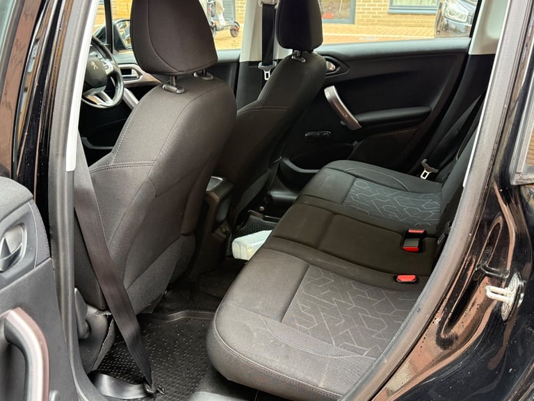 Peugeot, 2008, Hatchback, 2016, Manual, 1560 (cc), 5 doors