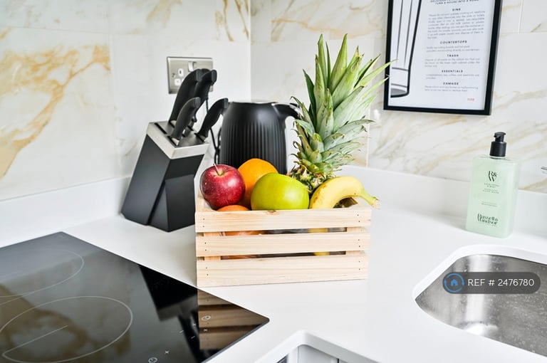 1 bedroom flat in Station Parade, Sevenoaks, TN13 (1 bed) (#2476780)