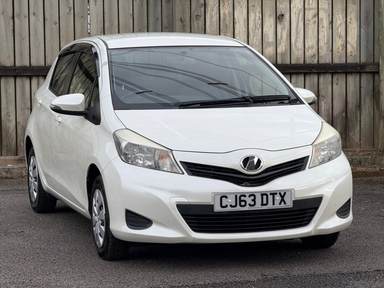 TOYOTA YARIS Active Auto ULEZ Low Milage