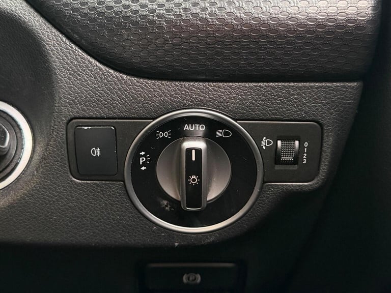 MERCEDES-BENZ A CLASS 1.5 A180d SE 7G-DCT Euro 6 (s/s) 5dr 2017