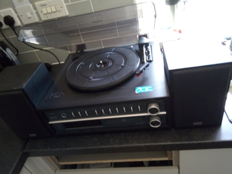 Teac MC-D800(B) Turntable CD Player Combination System