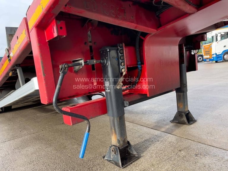 MAX 3 AXLE LOW LOADER 