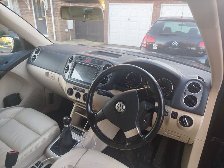 Volkswagen, TIGUAN, Estate, 2009, Manual, 1968 (cc), 5 doors