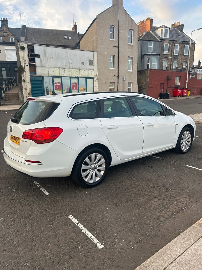 Vauxhall, ASTRA, Estate, 2015, Manual, 1598 (cc), 5 doors