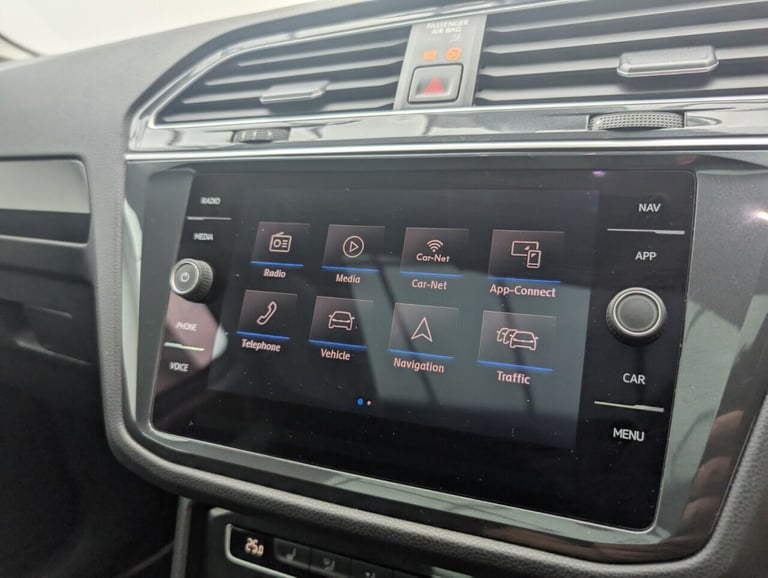 2018 Volkswagen Tiguan 2.0 TDI SEL SUV 5dr Diesel Manual 4Motion Euro 6 (s/s) (150 ps) CRUISE CON...