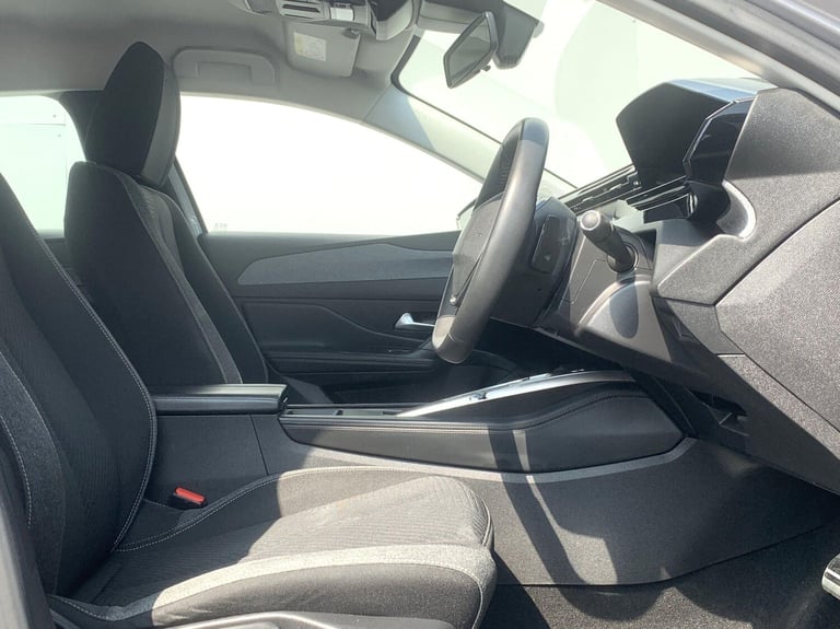 2022 Peugeot 308 1.2 PureTech Active Premium EAT Euro 6 (s/s) 5dr HATCHBACK Petrol Automatic
