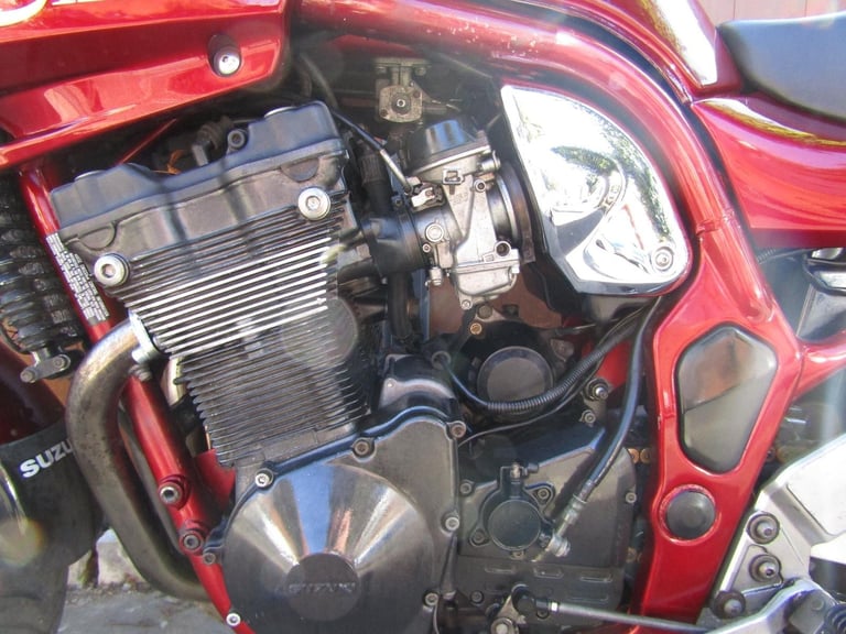 SUZUKI BANDIT GSF 1200 * 9238 MILES * 3 FORMER KEEPERS * ONE YEARS MOT * READ*