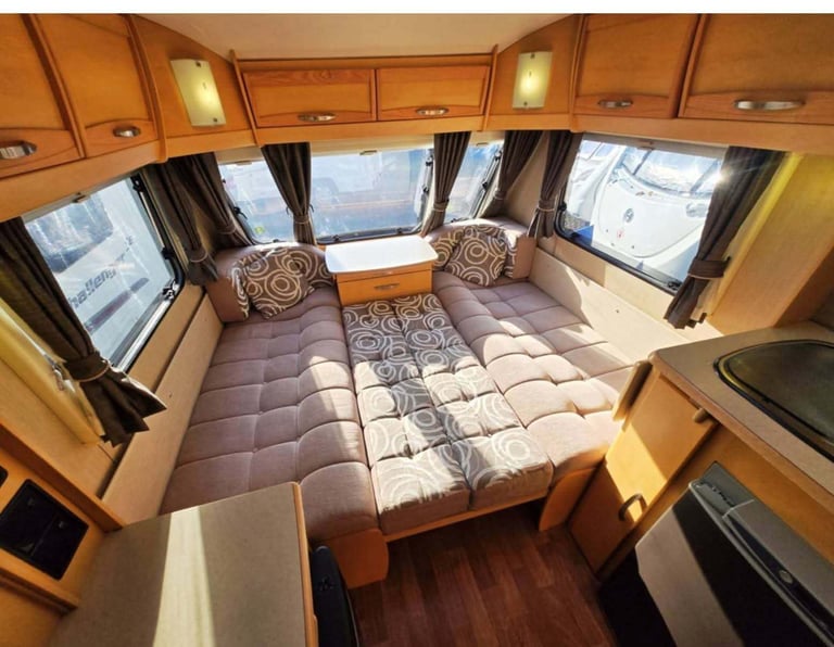 STUNNING ELDDIS 556 FULL 6 BERTH TRIPLE BUNKS + AWNING