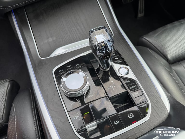 2022 BMW X7 4.4 M50i V8 Dark Shadow Edition SUV 5dr Petrol Auto xDrive Euro 6 (s/s) (53 ESTATE Pe...