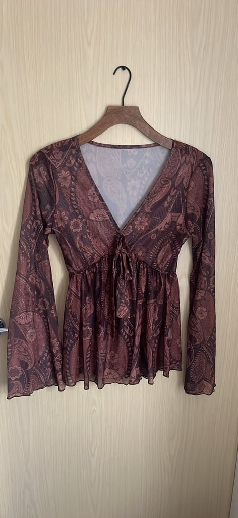 Brown Targeted Flare Sleeve Tie-Top size S 8/10