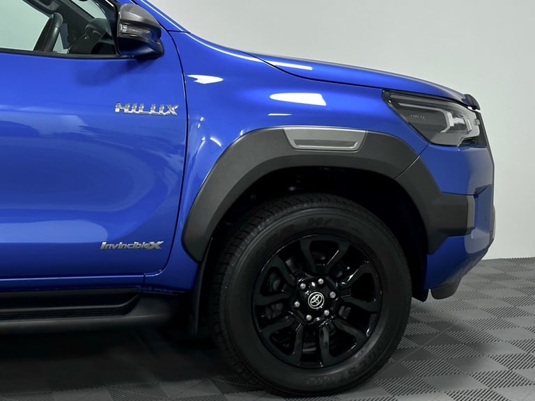 2021 (71) Toyota Hilux Invincible X Pickup Double Cab 2.8 D-4D Auto ( 204 bhp )