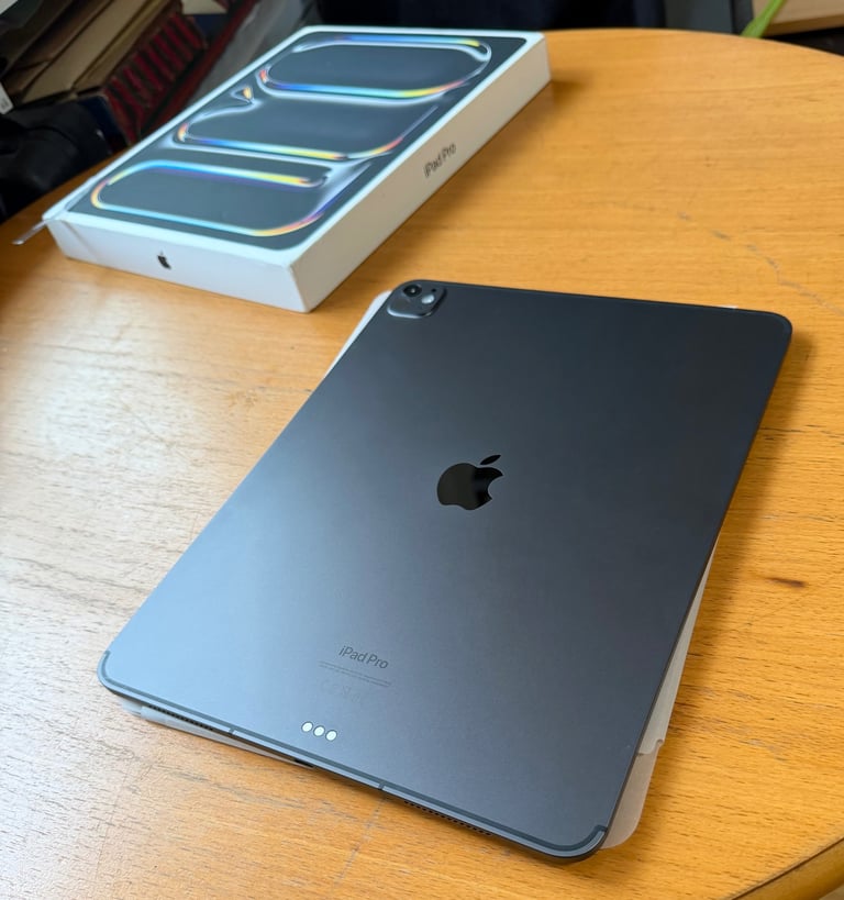 Apple Ipad Pro 13inch M4 2TB 5G  Space Black