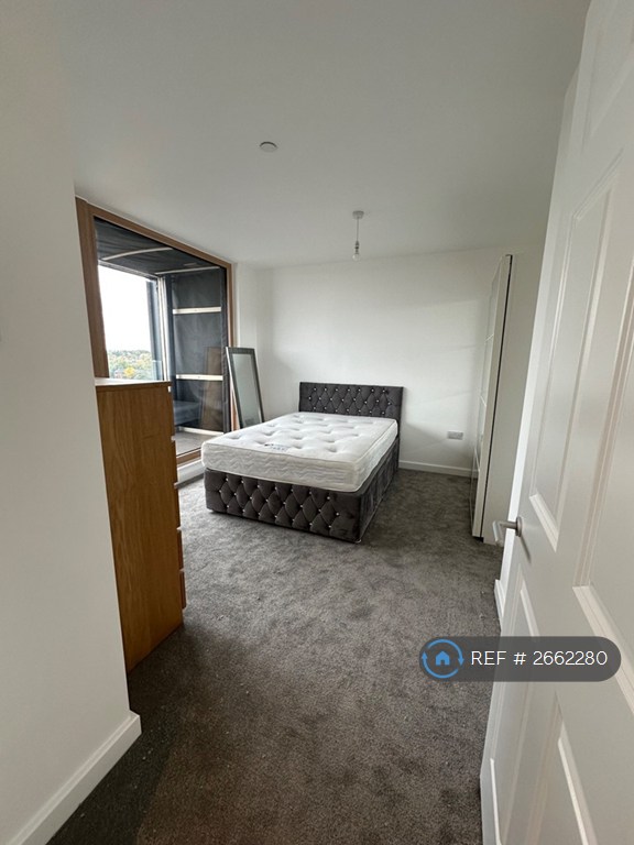 1 bedroom flat in St Marks Square, Bromley, BR2 (1 bed) (#2662280)