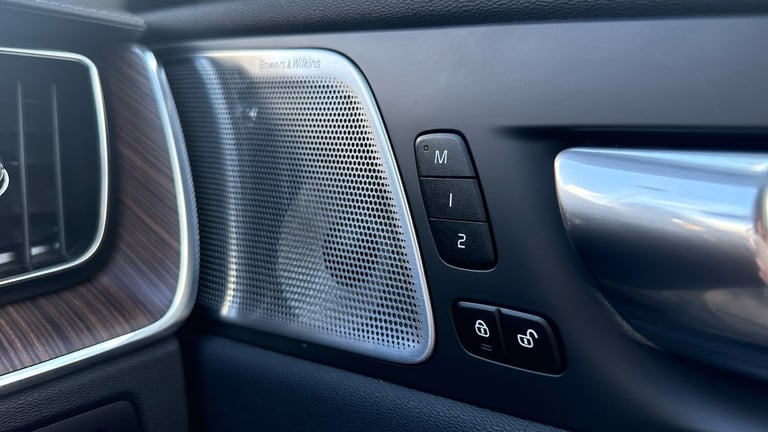 2023 Volvo XC60 2.0 T8 [455] RC PHEV Ultimate Dark 5dr AWD Gtron Estate Estate Hybrid Automatic