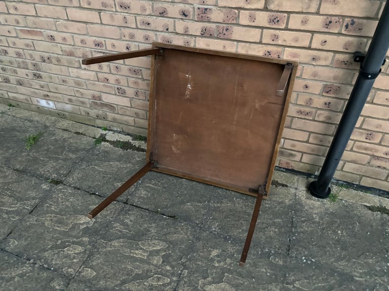 Fantastic VONO Green Felt Top Foldaway Card Table British Made