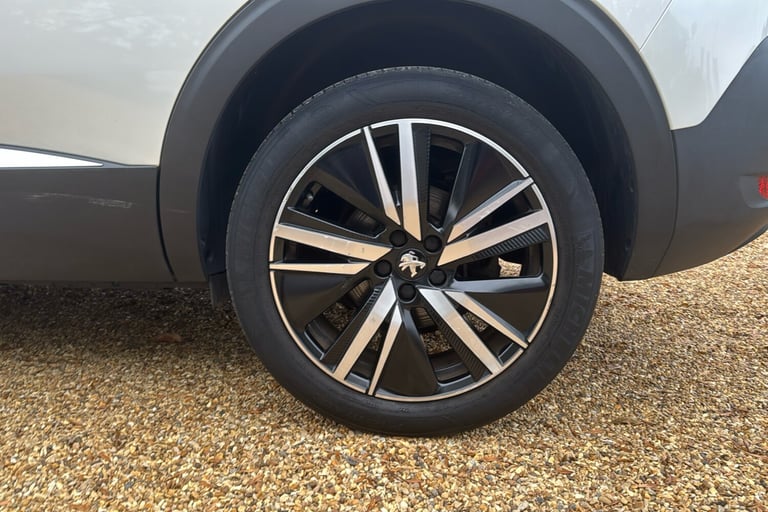  Peugeot 5008 SUV 1.2 Puretech Gt Premium Suv 5dr Petrol Eat Euro 6 s/s 130 Ps