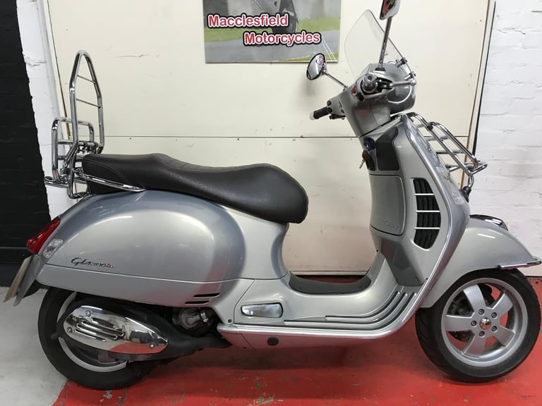 Piaggio Vespa GTS 300i