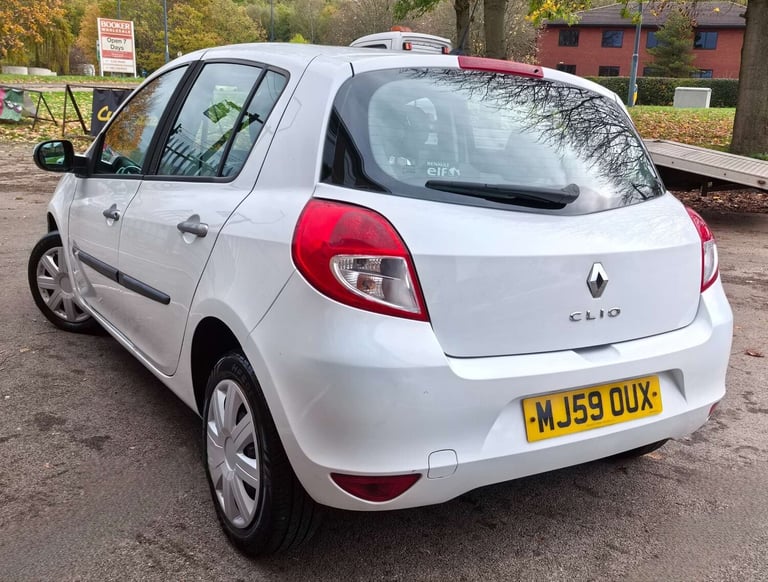 2009 Renault Clio 1.1 Clio Expression 16v 5dr Hatchback Petrol Manual