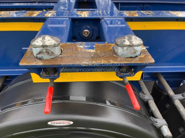 DENNISON SLIDING SKELETAL TRAILER