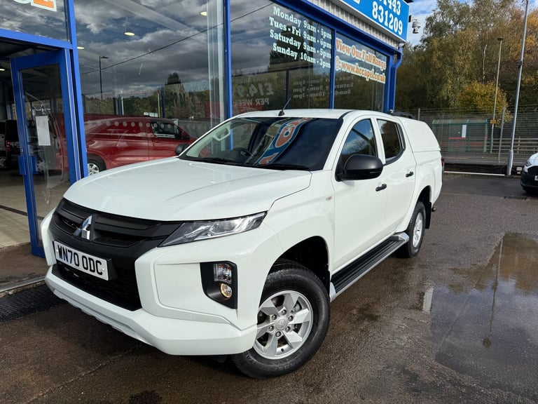 image for 2020 Mitsubishi L200 2.2 DI-D DC 4Life Pickup Double Cab 4dr Diesel Manual 4WD Euro 6 150 ps PICK...