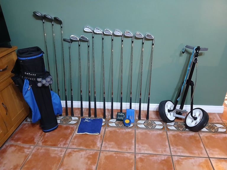 Right Hand Golf Set with bag, trolleys, balls and accessories,  Excellent condition