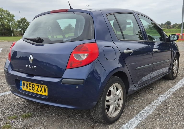 Automatic. Great specification. 2008/58 Renault Clio Expression 1.6 Petrol 5 door