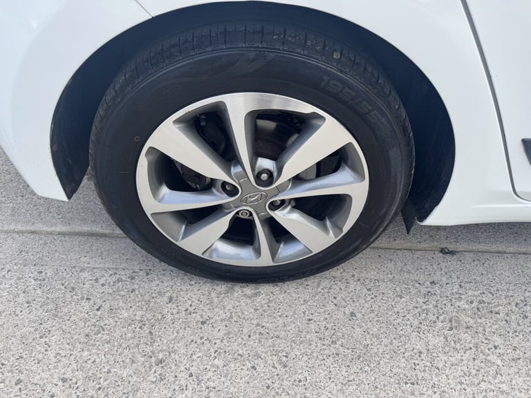 2016 Hyundai i20 1.2 GDI PREMIUM 5DR Manual Hatchback Petrol Manual