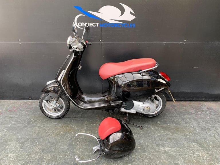 PIAGGIO VESPA 125cc PRIMAVERA SCOOTER LOW MILEAGE HPI CLEAR