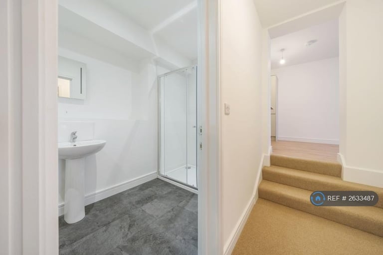 2 bedroom flat in Riviera Heights, Torquay, TQ2 (2 bed) (#2633487)
